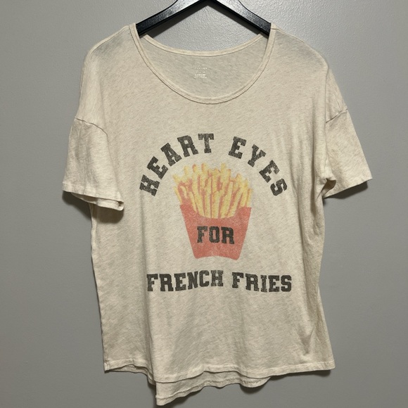 aerie Tops - Graphic 'Heart Eyes for French Fries' Cream Women's Tee